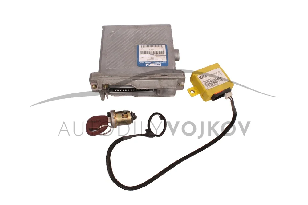 Řídící jednotka motoru 1.9 TD 100 v:7070